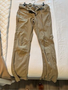 Woman’s Khaki Performance Stretch Pants - Tan